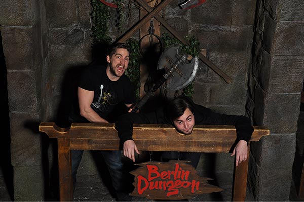 Have yourself and your friends photographed in the very special setting of the Berlin Dungeon